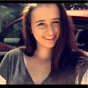 Meet your Posher, Courtney